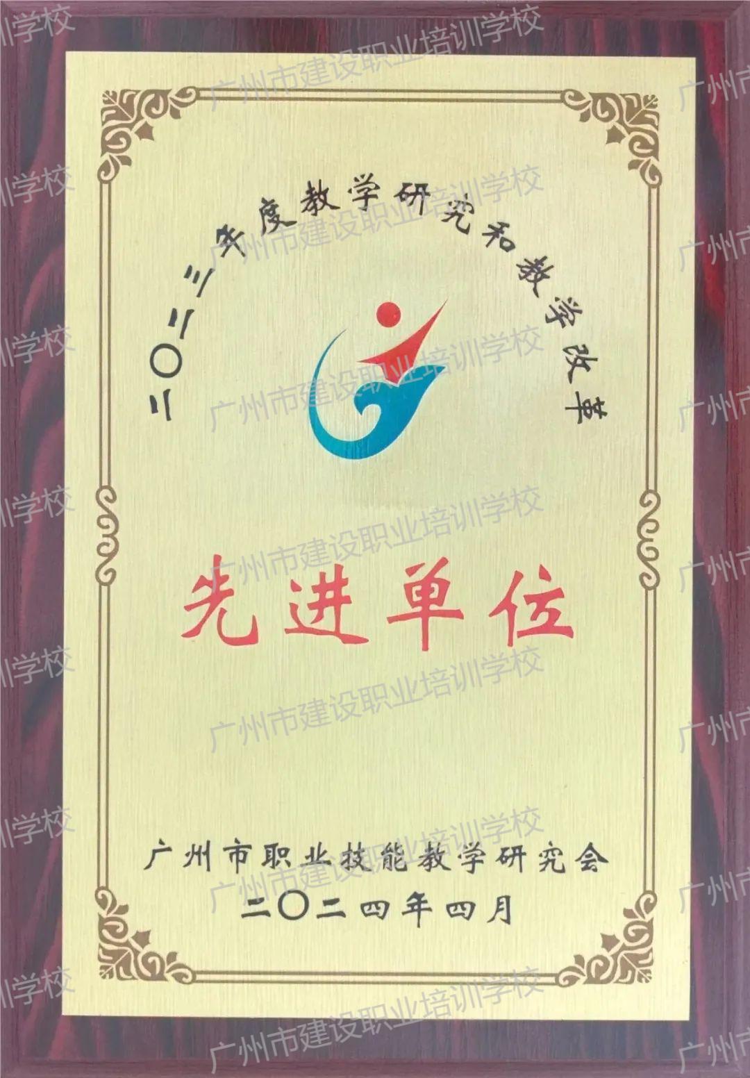 eaf41e150898845774ed0cd4eb57465b.jpg